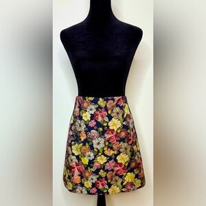 Loft floral jacquard warm autumn floral on black mini skirt zip back size 4 EUC